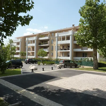 Calme Et Spacieux A Aix En Provence Апартаменты